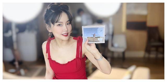 黄龄曝霉霉演唱会门票粉丝惊叹你藏着霉粉