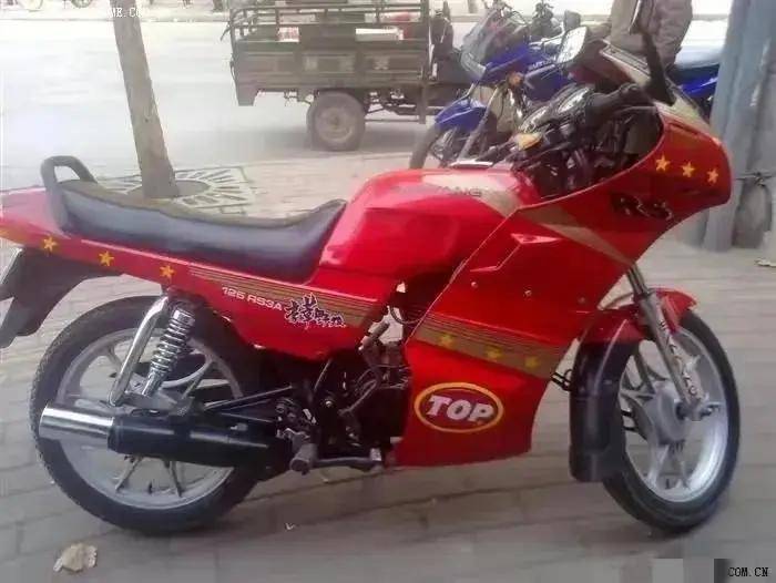 三阳豪华野狼125铃木gs125(铃木王),一经推出,就以其靓丽的外观,过硬