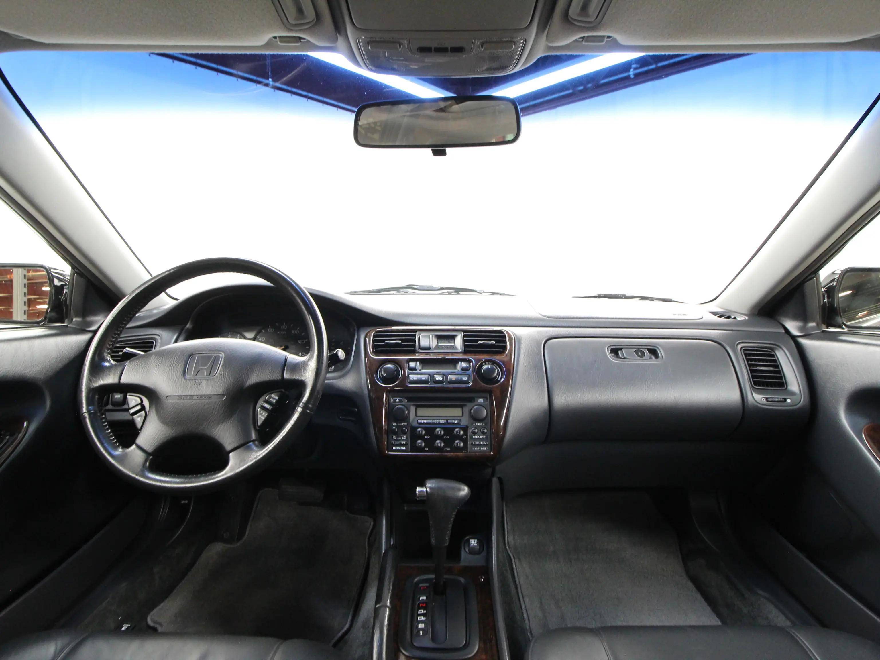 美国车商出售两门版六代本田雅阁 成交价1.5万美元