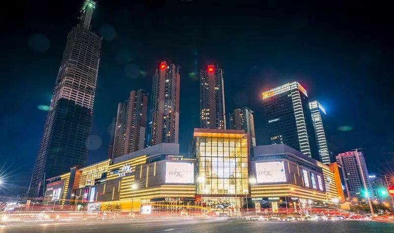 图 | 东盟盛天地的繁华街景(来源:南宁东盟盛天地)有城市密集的高端