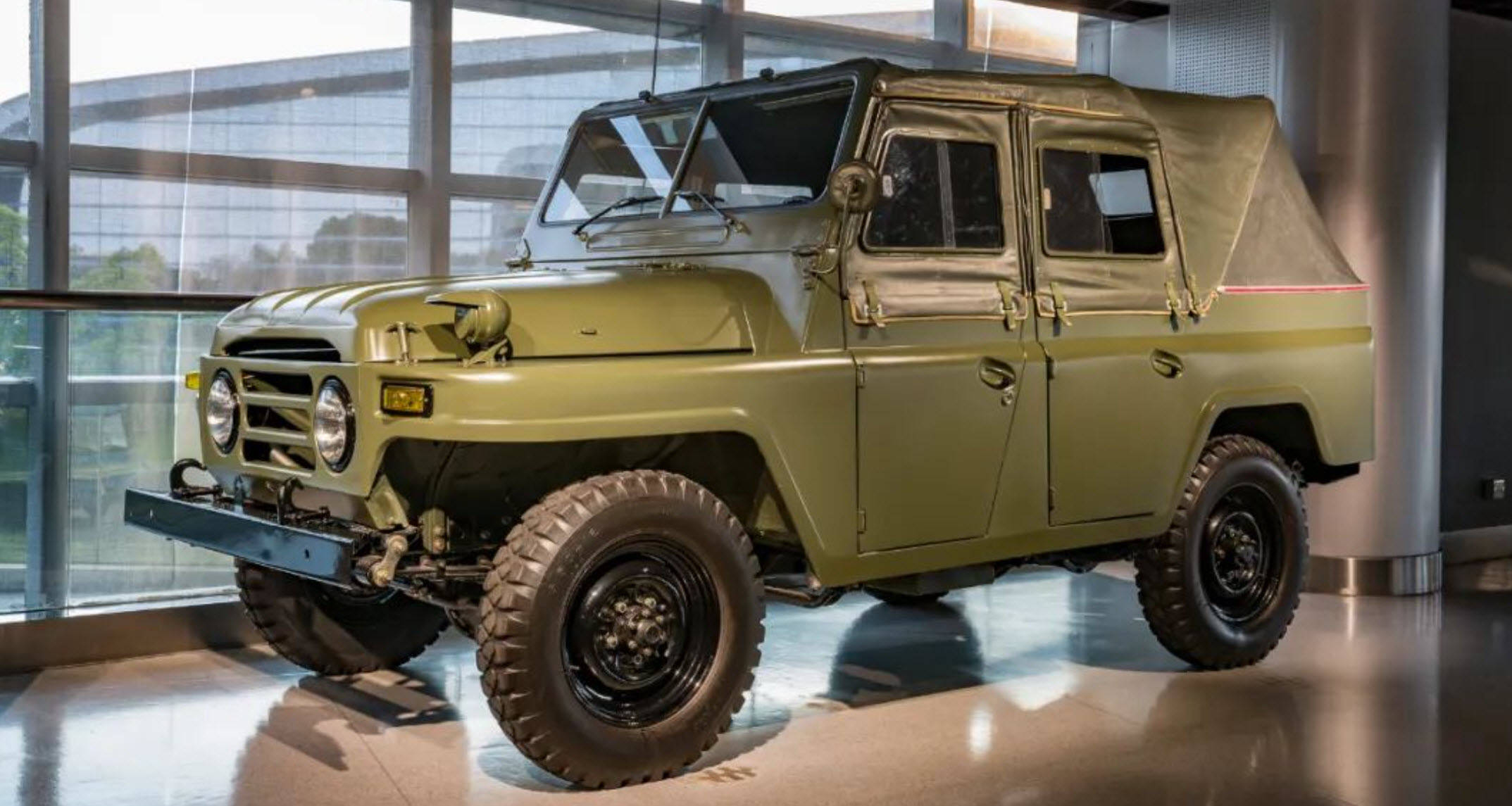 bj212在越野性能上表现出色.