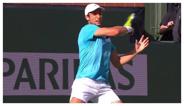 原创德约科维奇再度夺冠决胜时刻擒对手欢呼胜利的瞬间