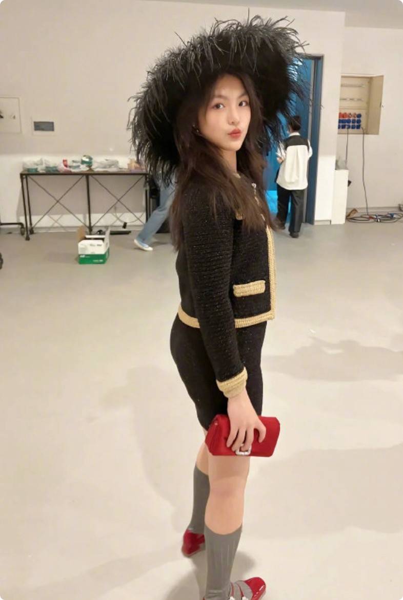 原创被自拍的王诗龄惊艳到了初恋脸不输女明星长发飘飘女人味十足