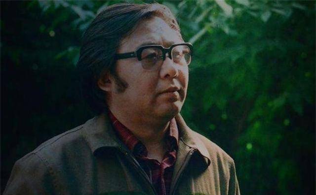 原创作家路遥一天3包只抽好烟6年抽掉三五套房一生只存一万块