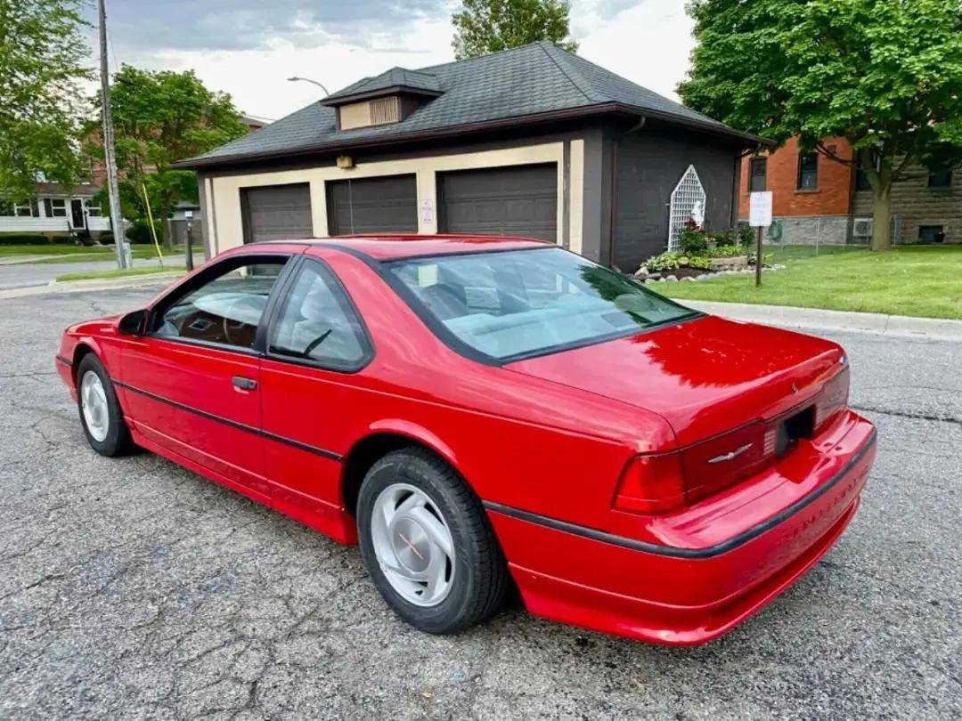 的福特雷鸟跑车带你梦回1990年,30多年仅行驶2万英里_搜狐汽车_搜狐网