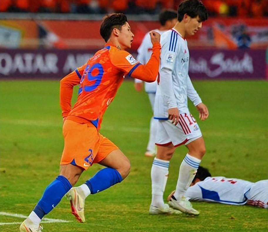 原创山东泰山队主场再输横滨水手但是球员表现出了国外球员的韧性