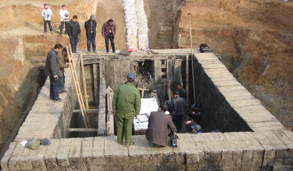 前面也说了,2000多年前的汉代,古墓中随便一样陪葬品,在今天都称得上"