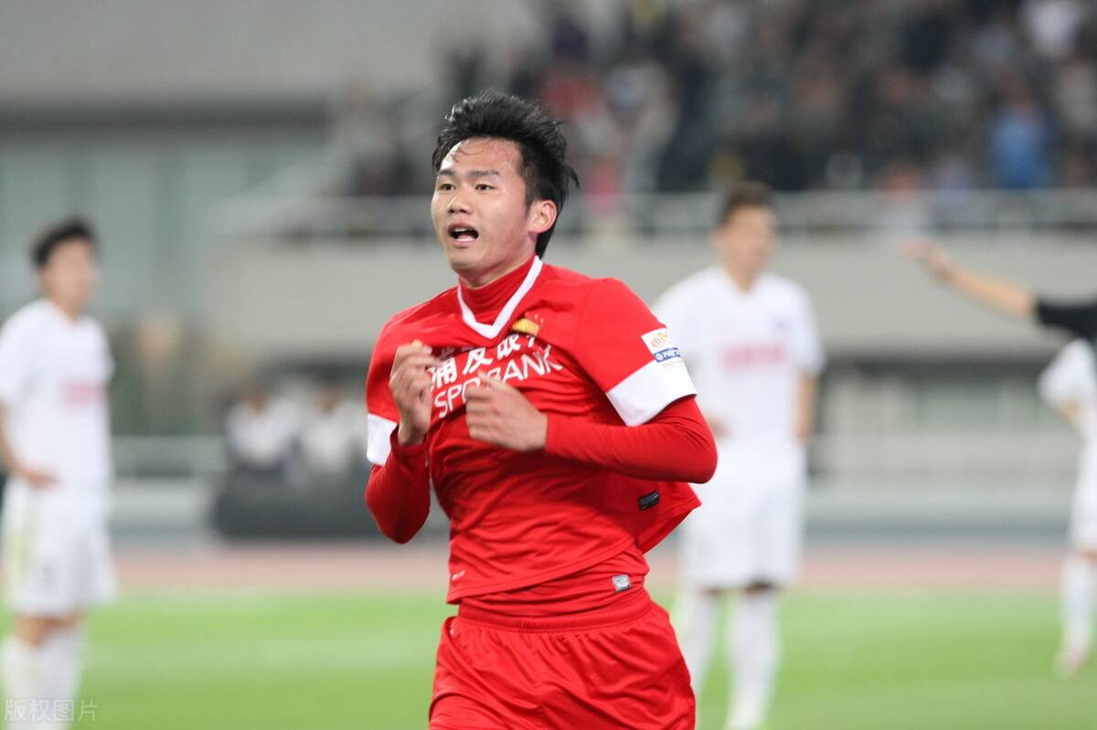 上港功勋指挥官就公开确认不踢了,曾是球队核心_朱峥嵘_上海_东亚