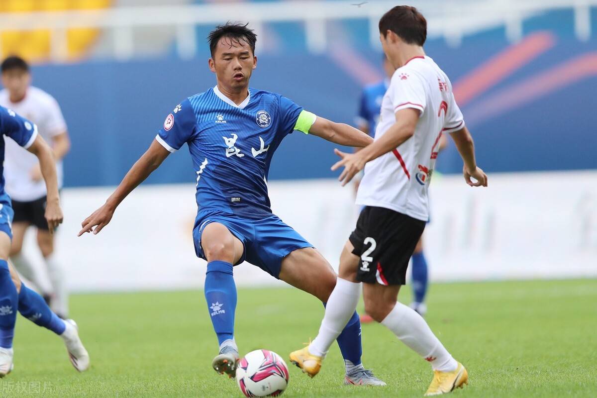 上港功勋指挥官就公开确认不踢了,曾是球队核心_朱峥嵘_上海_东亚