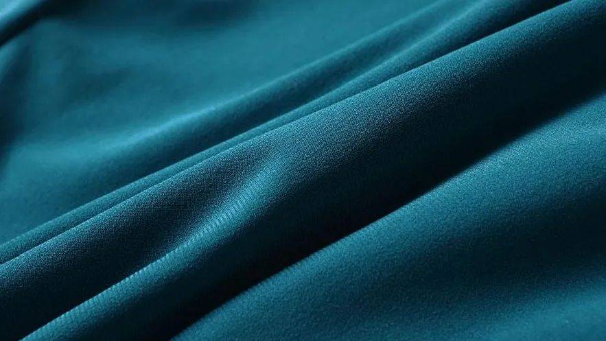 为什么涤纶织物染色容易出现色渍