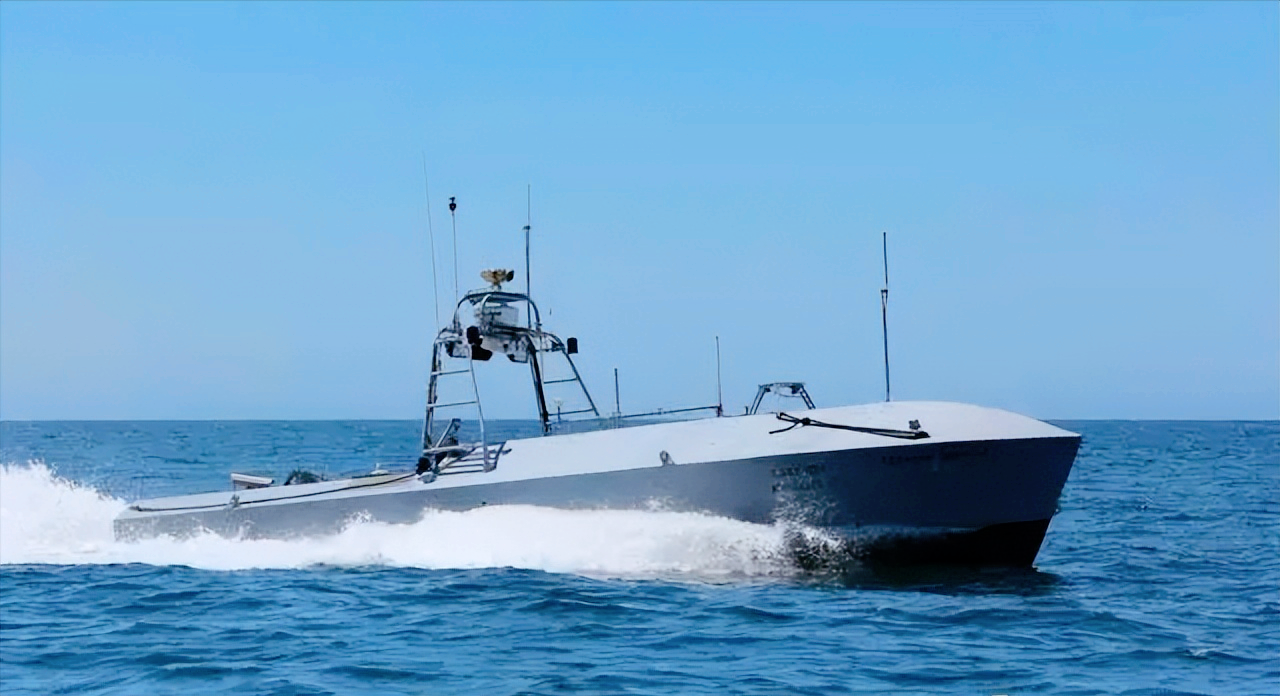 中国推销袖珍武库舰,可带48架无人机,造型非常科幻_舰艇_的设计_船体