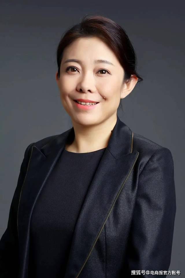 不同于与抖音一起成长的张楠,许冉是"空降"到京东的职业经理人.