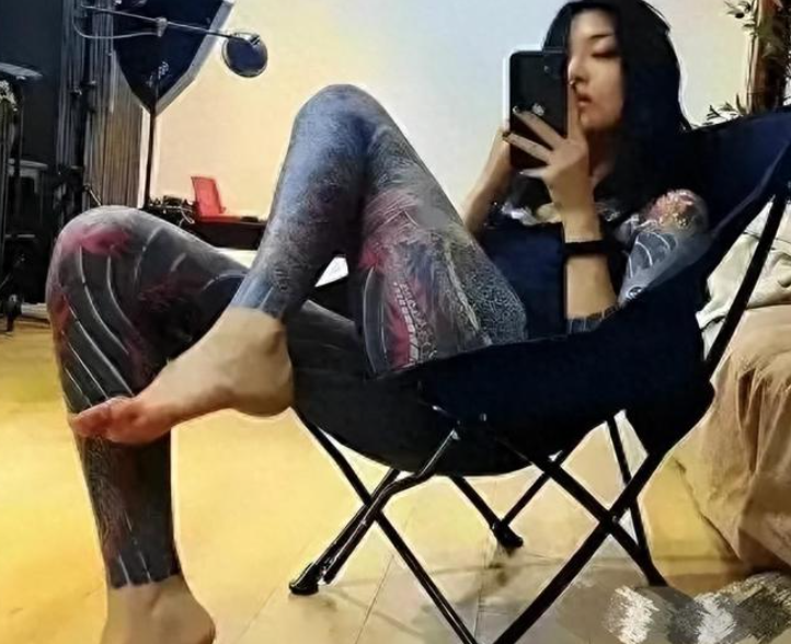 一名女子通体纹身,相亲8次失败8次,躲角落流泪,网友:洗不掉的污点_林