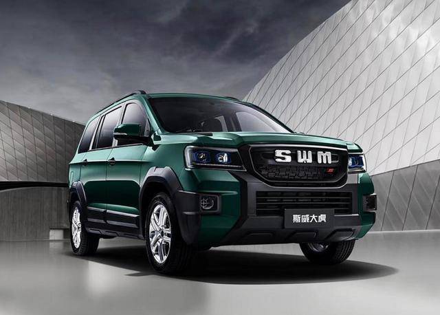 前脸的轮廓尤为方正,蚌壳式的前舱盖加入了"tiger"字母,粗犷的黑色前