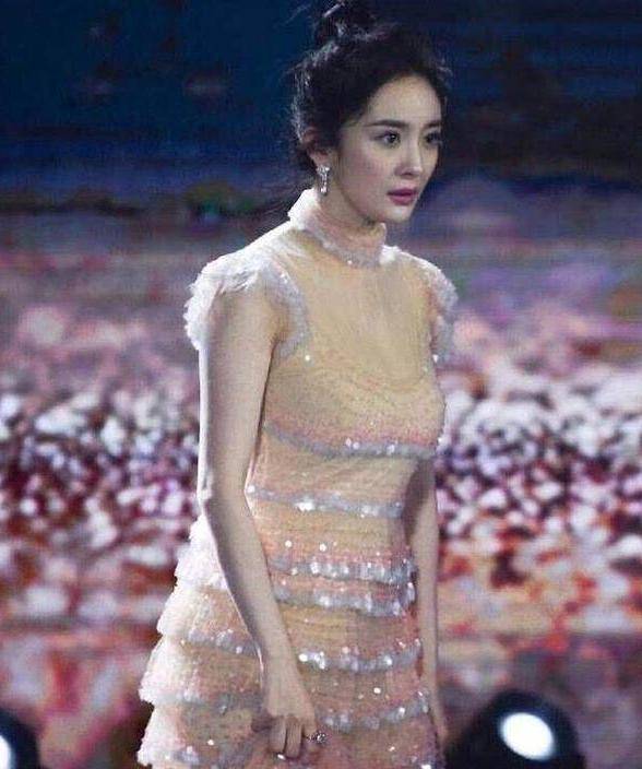 原创杨幂初中无人敢表白看了初三照片网友就这长相谁敢追