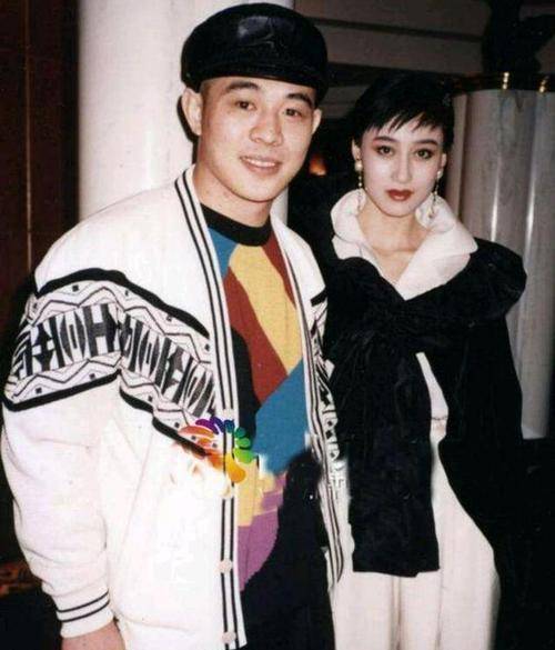 李连杰耽误一生,美貌不输利智,如今50岁依旧单身_黄秋燕_妻子_中山忍