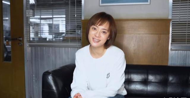 原创前tvb当家花旦陈慧珊罕露面油光满面身材发福两度复出后再沉寂