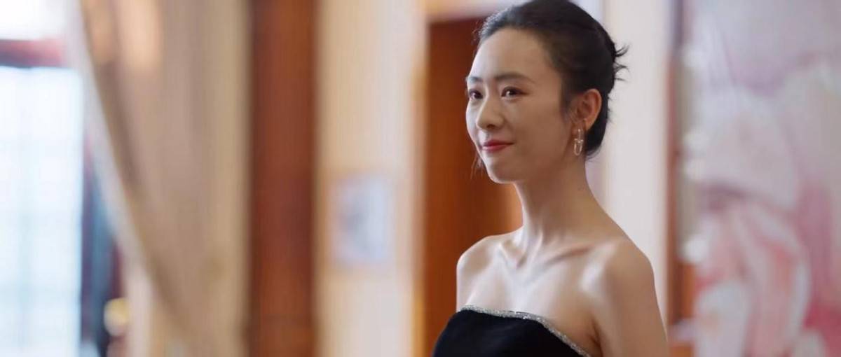 原创38岁童瑶拍吻戏太欲了穿着吊带抱着陈晓亲这谁能顶得住