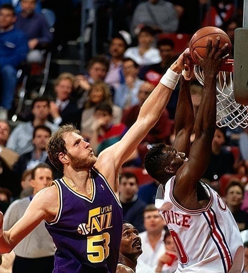 伊顿也是nba历史上的盖帽专家.