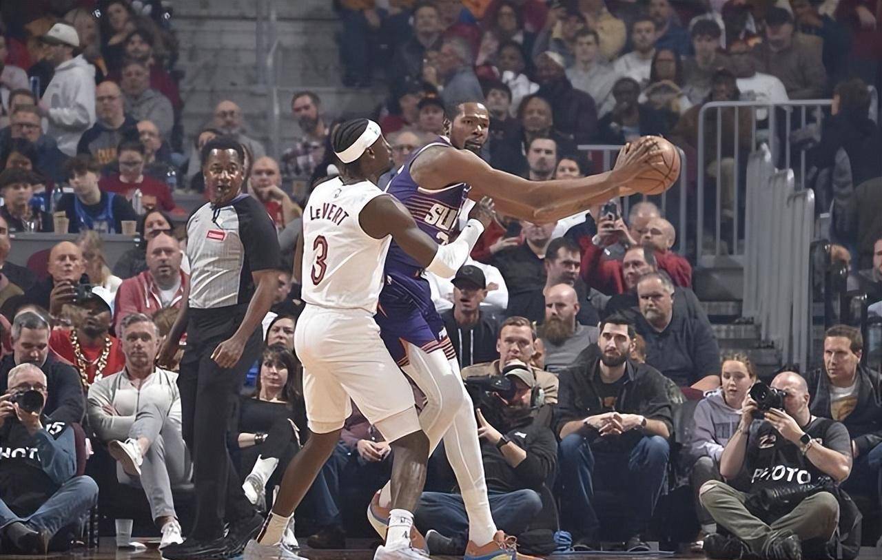 东部第三轰然倒下_太阳队_骑士队_比赛