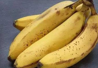 原创香蕉皮变黑后到底能吃吗营养师说漏嘴不懂白吃了