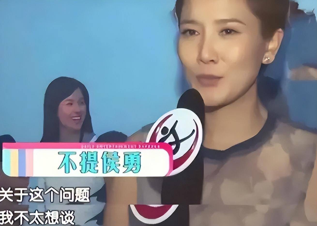 她是侯勇的三婚娇妻,为爱倒追大25岁老公,没有孩子婚姻也幸福_潘雨辰