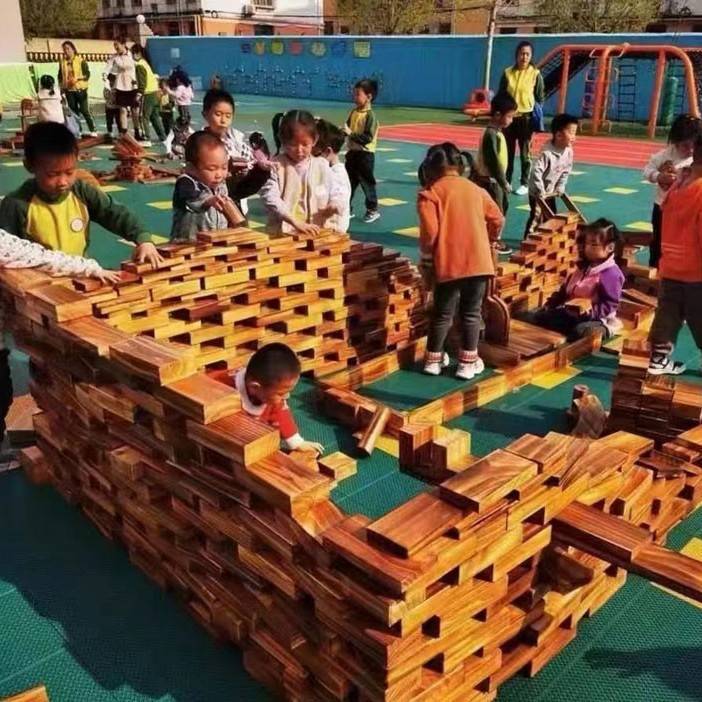 幼儿园户外