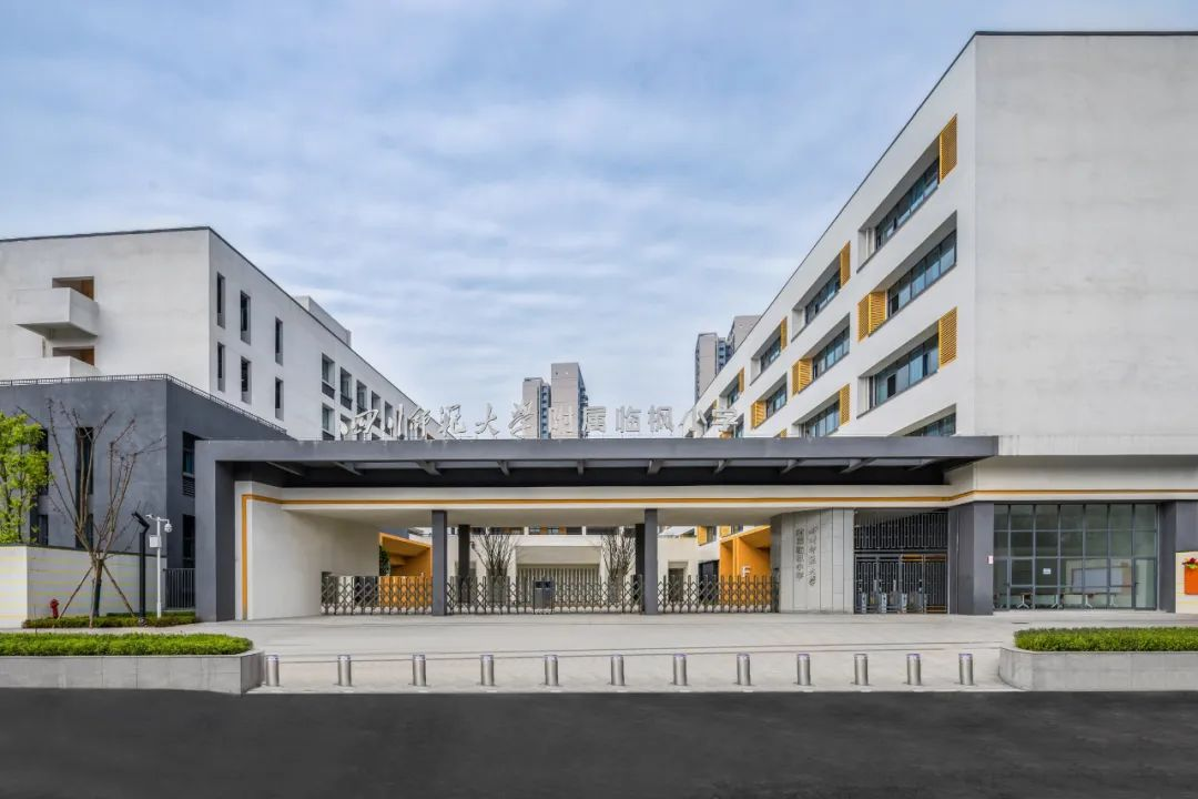 附近更有树德中学领办的华川中学,项目北侧也规划建造有一所小学