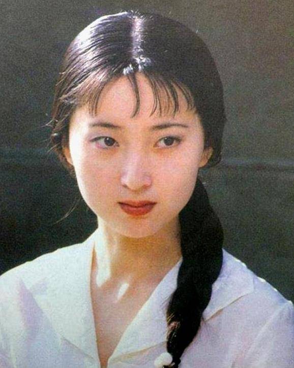 原创毕彦君前妻陈晓旭过世多年他娶了圈外人获得了平淡的幸福