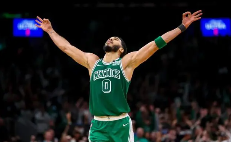 塔图姆与绿军达成续约共识,真被高估了_凯尔特人队_排名_赛季