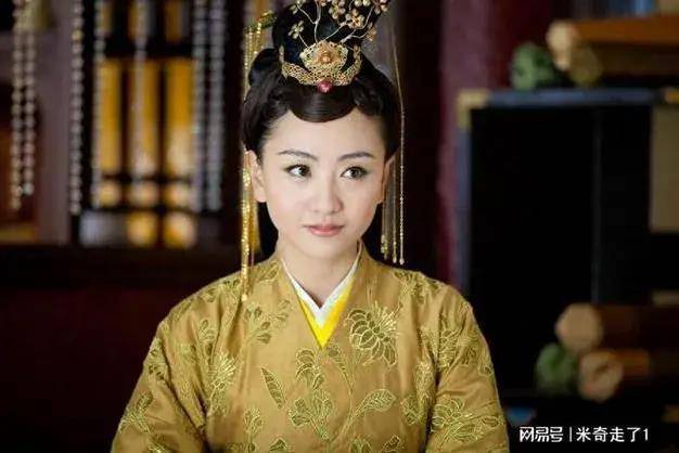 5位捧不红的女主李一桐都不算什么她演了50次女主还不红