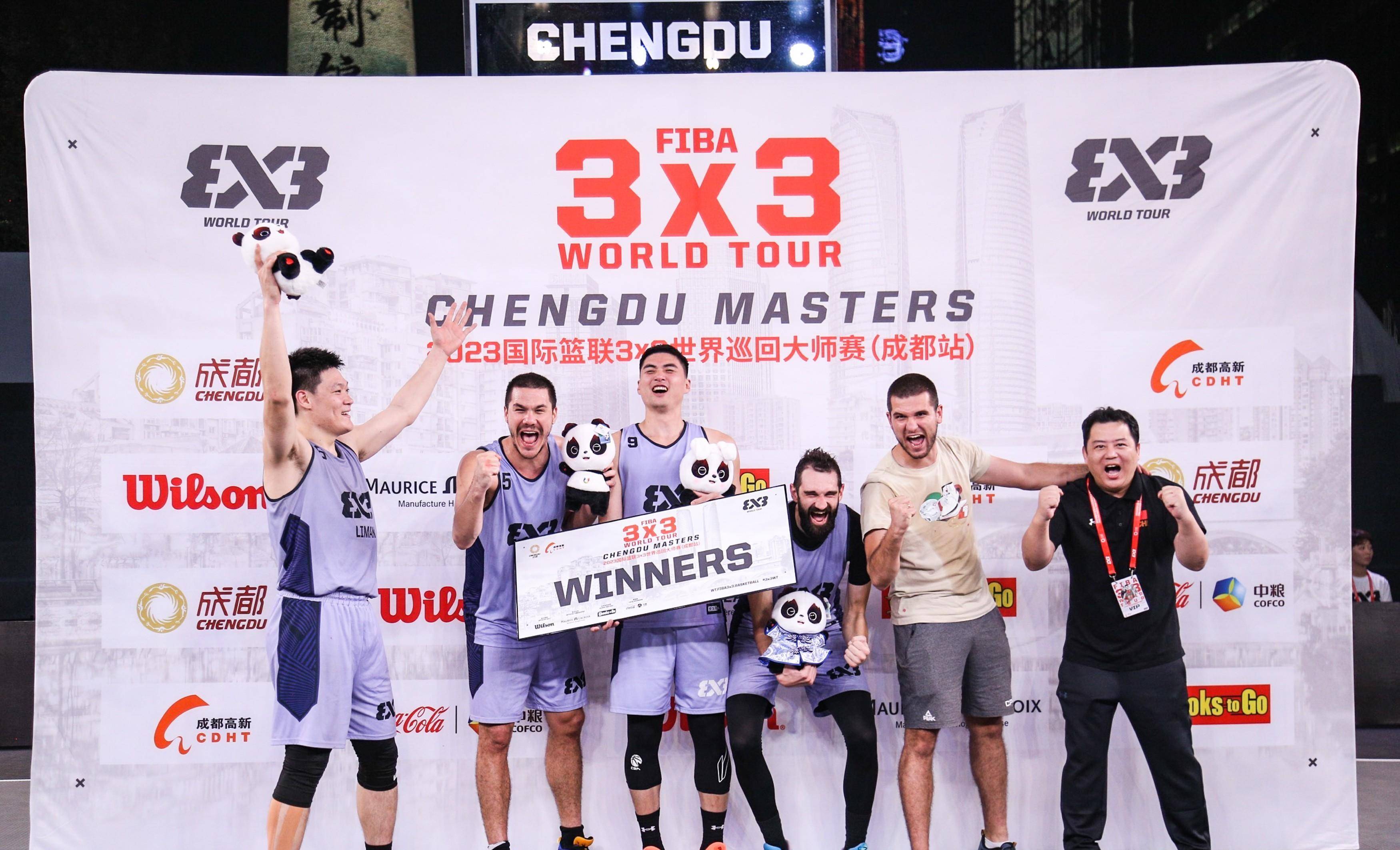 原创在青羊感受三人篮球的热辣滚烫