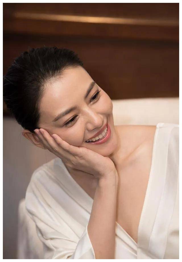 高圆圆,44岁,真的不科学!容颜犹如少女,何时才会老去?