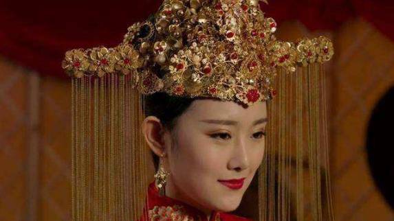 她的家族扑朔迷离,丈夫登基,她却没有看到这一切_福晋_乾隆_嘉庆