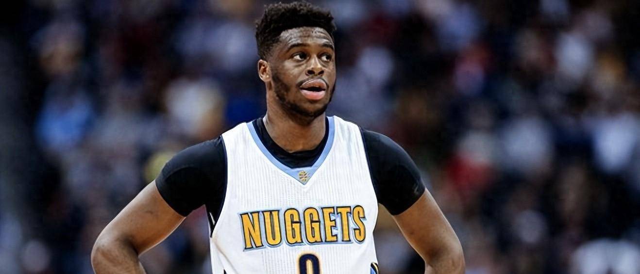 他就是伊曼纽尔-穆迪埃.