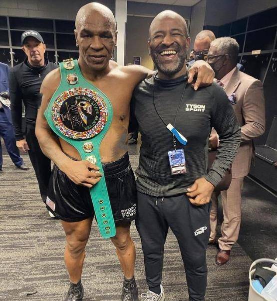 老山羊泰森挑战网红保罗引发拳坛风波_比赛_罗伊琼斯_选手