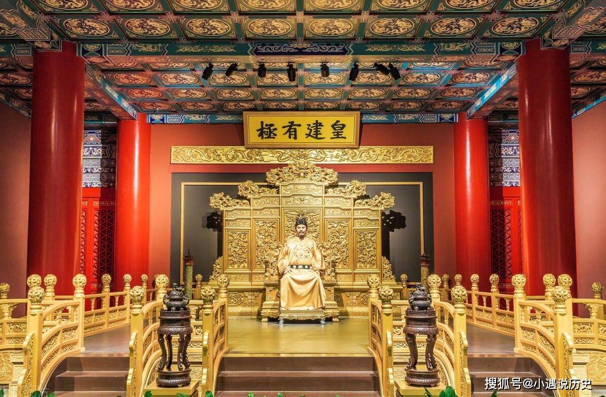 明朝洪武年间,朱元璋坐在龙椅上,眉头紧锁.