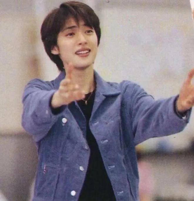 对比一下~▼除了日系风,和tomboy(可以理解为假小子风格)很配.