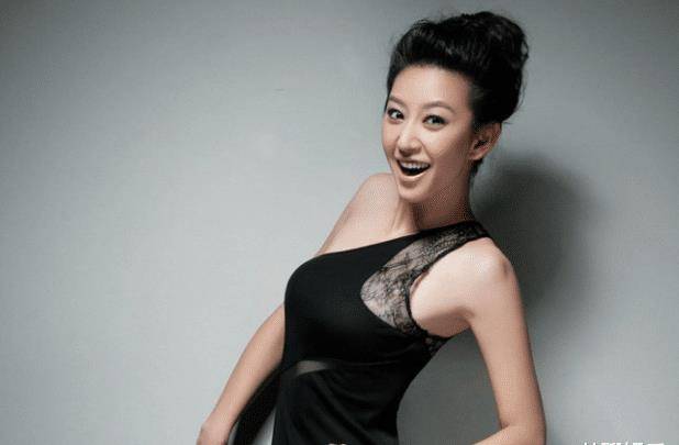 原创唐一菲儿时很调皮喜欢打桌球影响了学业进入演艺圈工作很努力