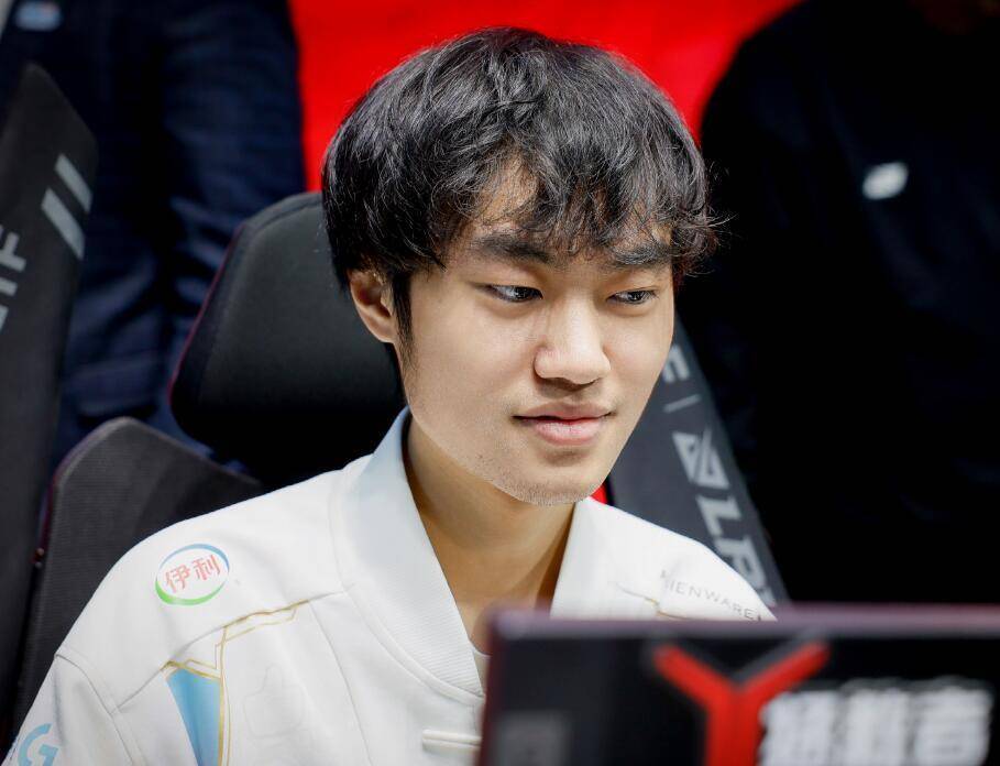 knight粉丝群要求太高,加入需要回答一个问题,真爱粉都回答不出来_kni