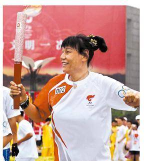 原创篮坛女巨人郑海霞第一次恋爱失败43岁结婚在家地位很高