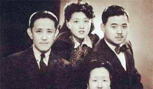 到1934年,黎绍芳还是与袁克玖结了婚,但因为始终对这门婚事不满,黎绍