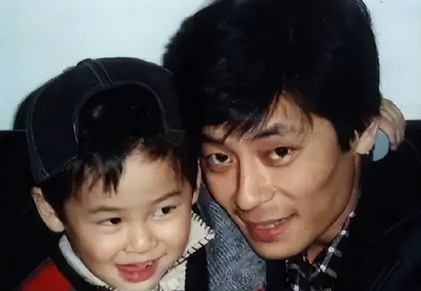 香港6大歌王的孩子,陈奕迅女儿美貌逆袭,许冠杰儿子患癌暴瘦_音乐
