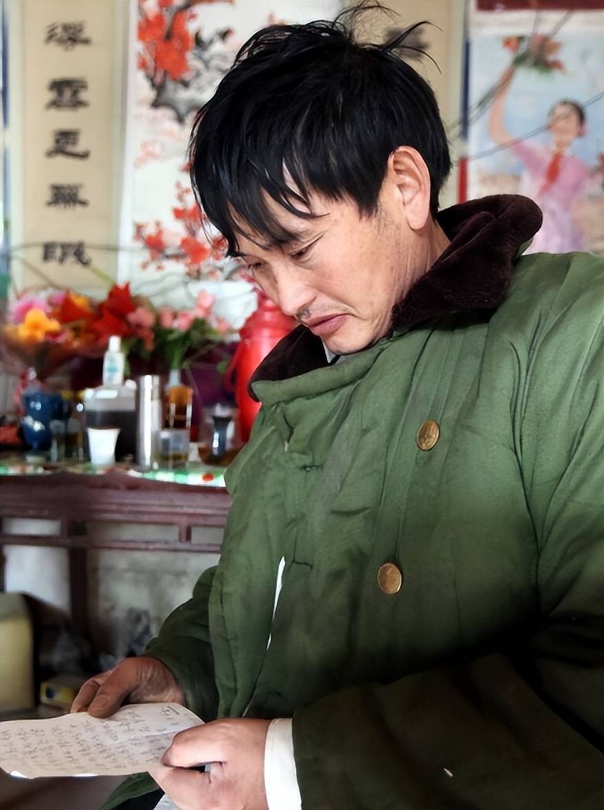 原创河南74岁老人找大衣哥要钱不给一百万你甭想出门