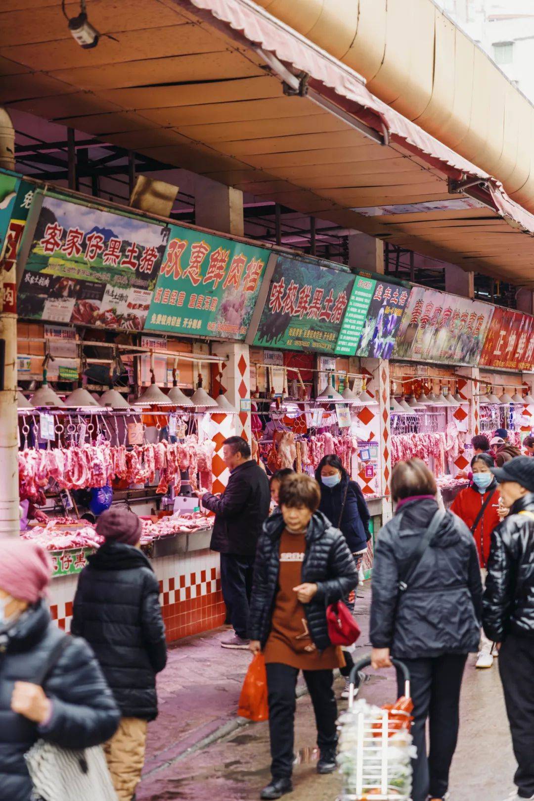 比起商场广州人更爱逛菜市场