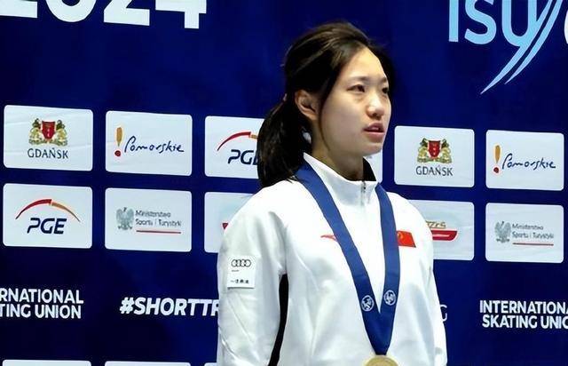 新王濛世界大赛闪耀18岁天才美少女夺冠短道速滑再出超新星