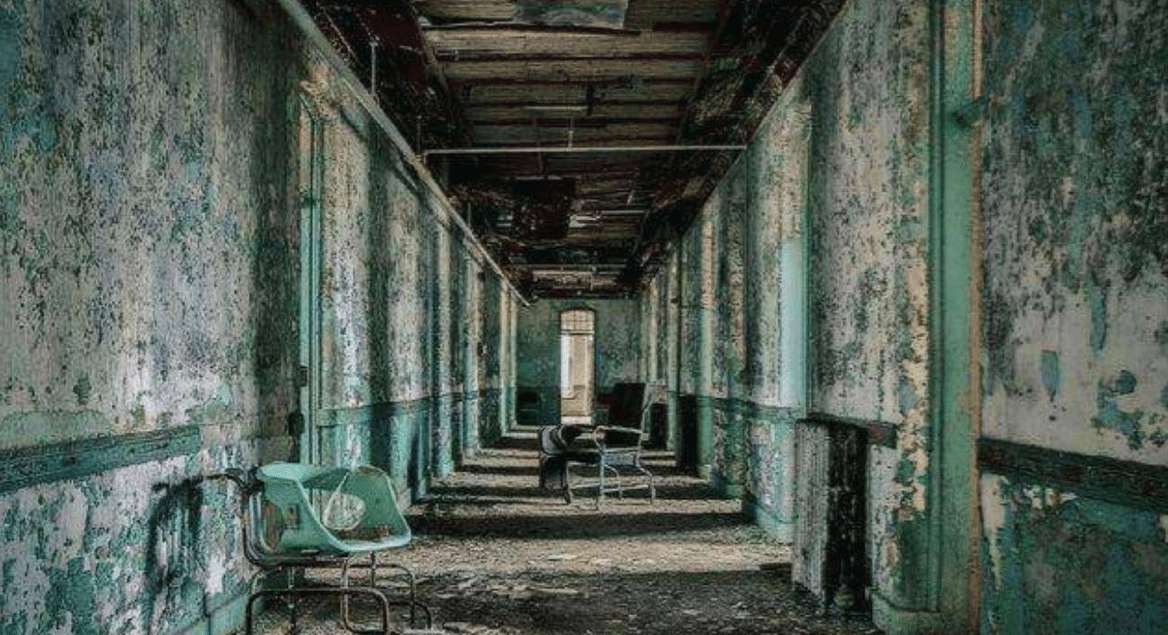 原创女记者装疯混进精神病院亲身体验10天的折磨被救时已笑不出来