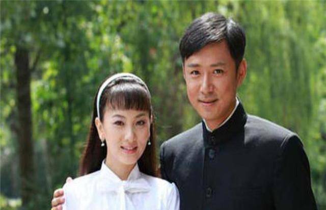 戏中是兄妹,戏外却是真夫妻,相濡以沫一起携手度过了20年_高鑫_王一楠