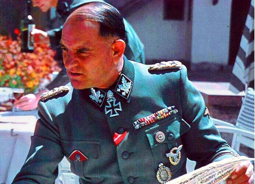 能有多帅,就连糟老头子穿上都英姿飒爽,何况年轻人_德国_希特勒_一战