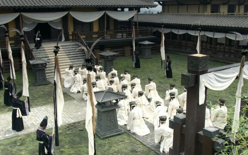 原创古人出殡时为何要让长子摔瓦盆流传至今的习俗有何道理